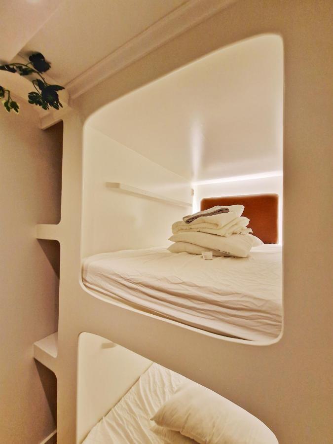 Hostel The Golden Stork Гаага Экстерьер фото