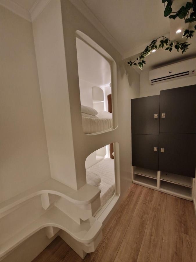 Hostel The Golden Stork Гаага Экстерьер фото