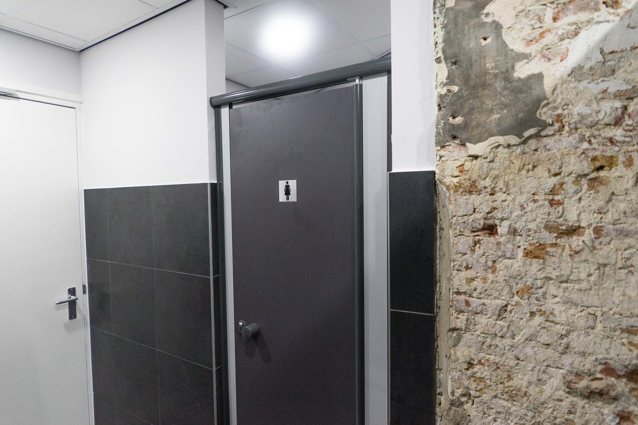 Hostel The Golden Stork Гаага Экстерьер фото