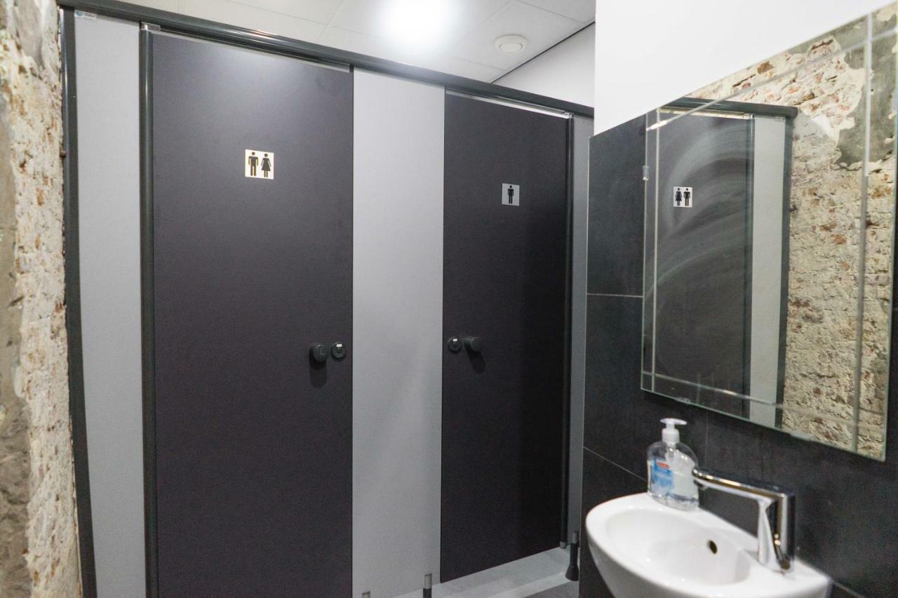 Hostel The Golden Stork Гаага Экстерьер фото